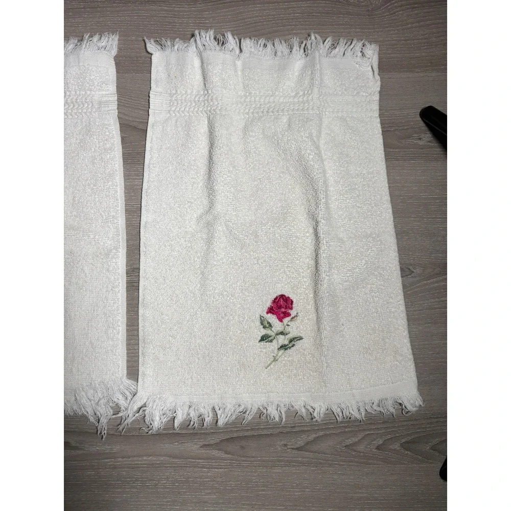 Vintage JCPenney Collection Embroidered Rose Hand Towels Fringed White Set of 2